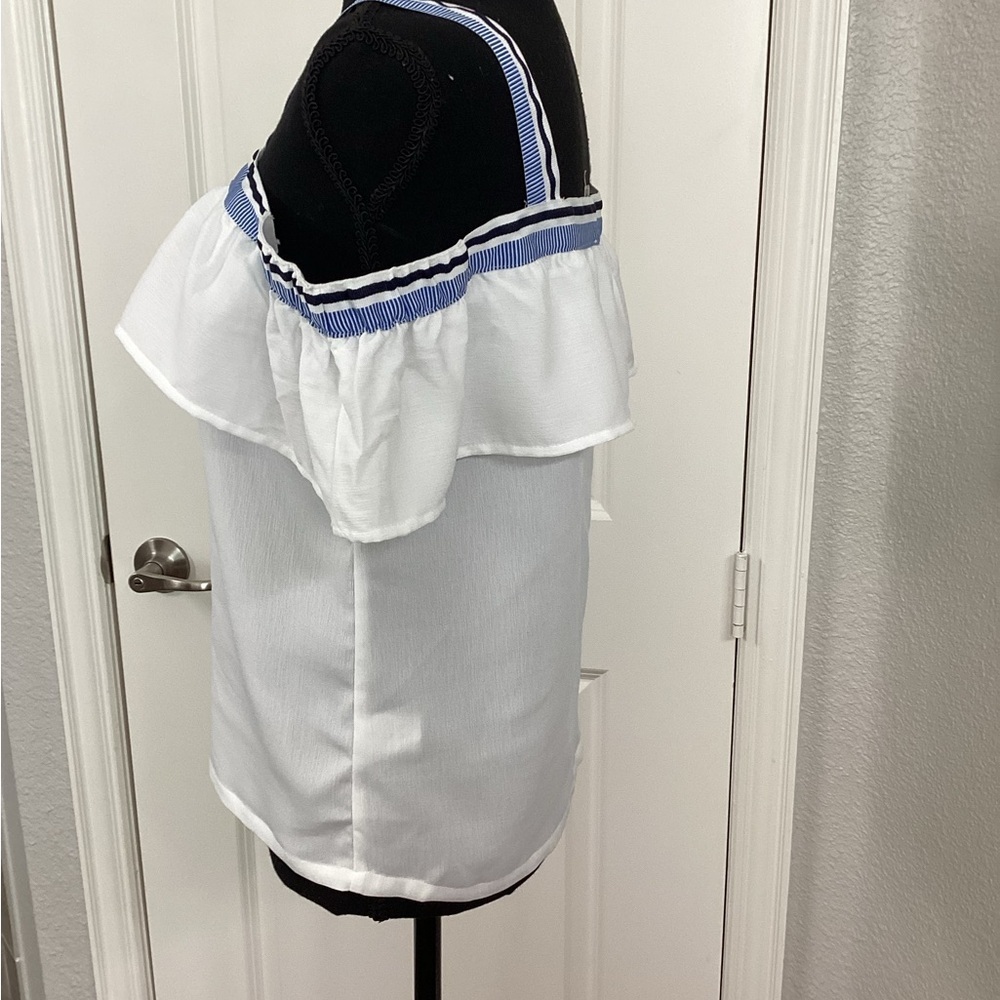Multicolored Sleeveless Ruffled Blouse - Picture 2 of 5